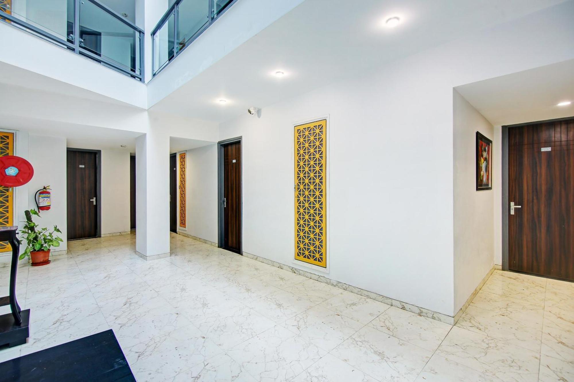 Super Townhouse Geetanjali Inn 古尔冈 外观 照片