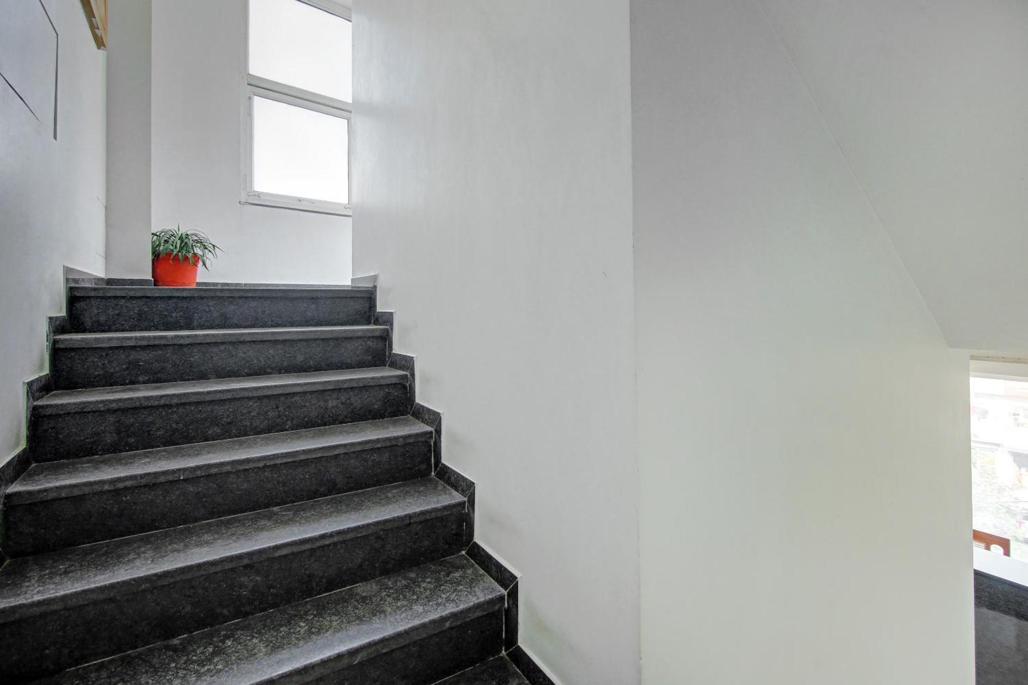 Super Townhouse Geetanjali Inn 古尔冈 外观 照片