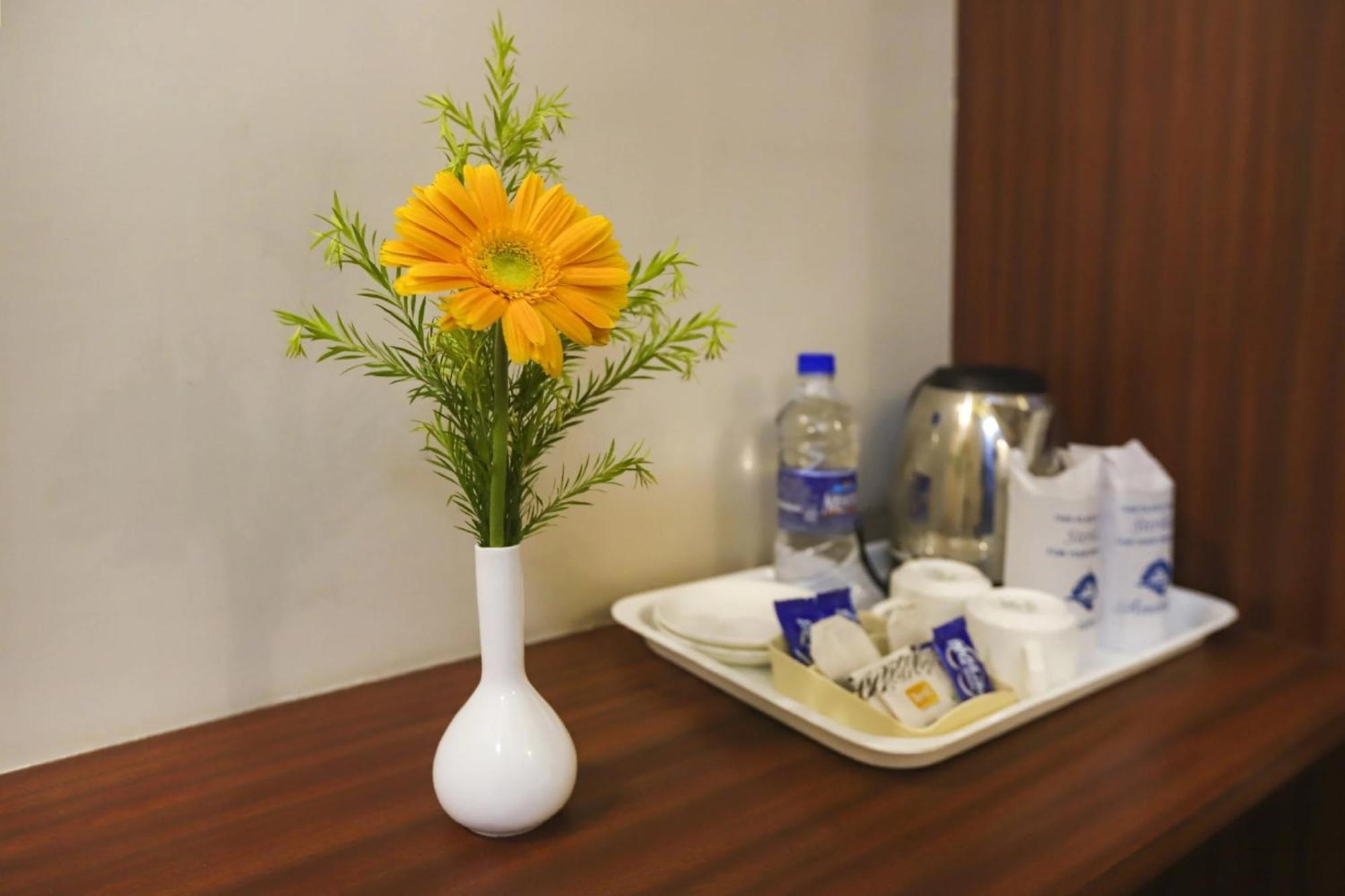 Super Townhouse Geetanjali Inn 古尔冈 外观 照片